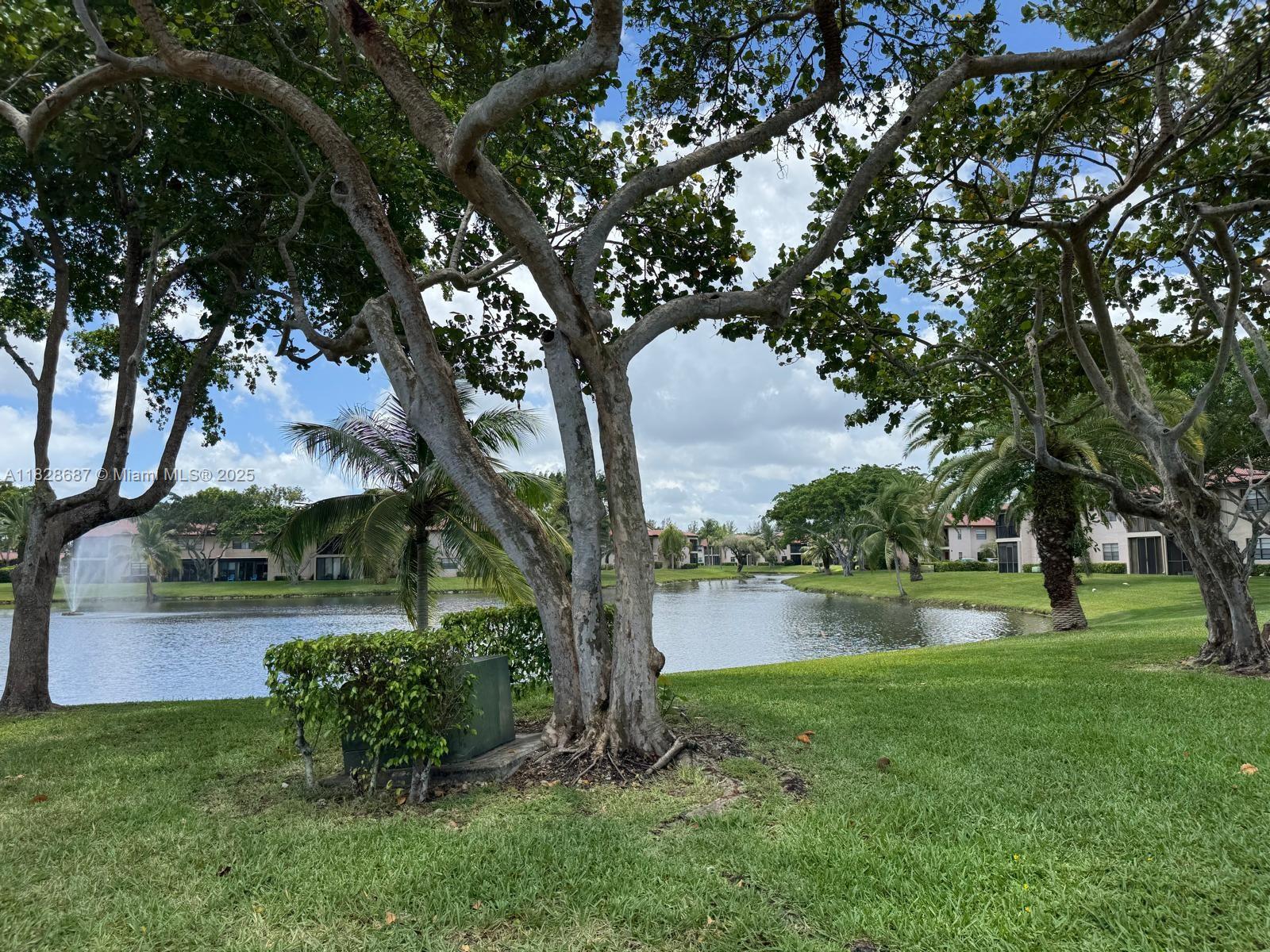 9293 Vista Del Lago # A