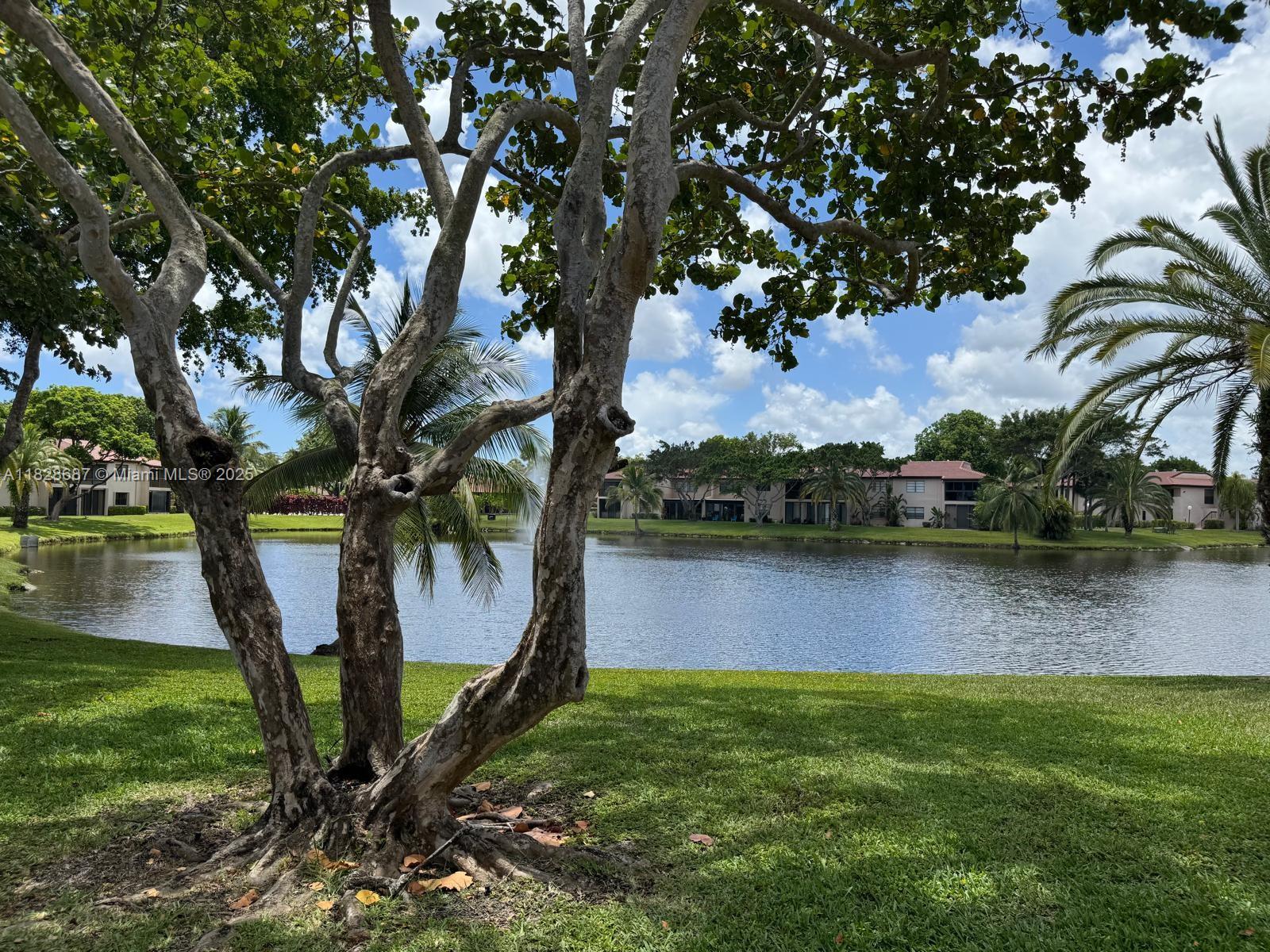 9293 Vista Del Lago # A