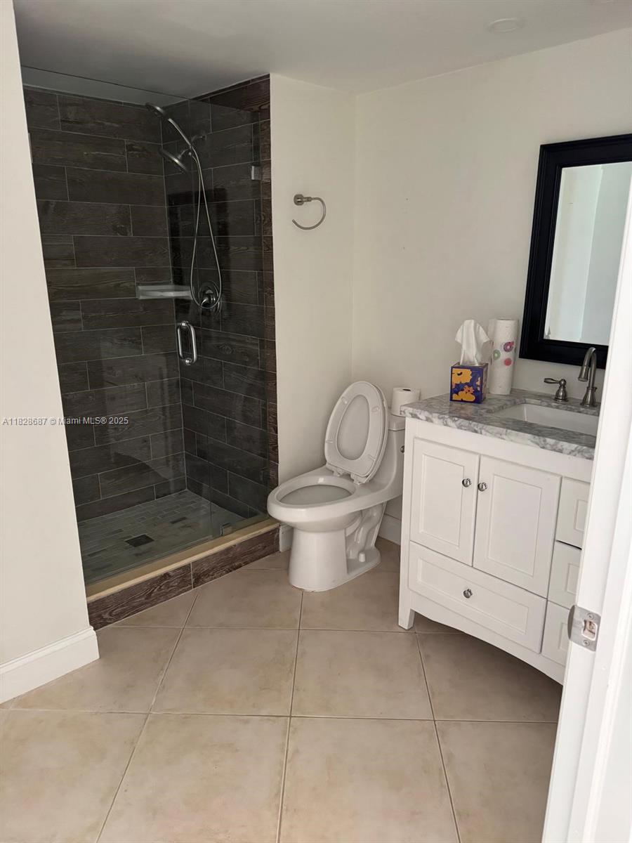 9293 Vista Del Lago # A