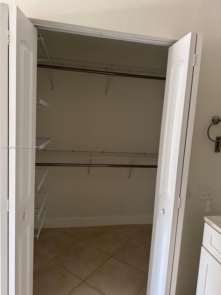 9293 Vista Del Lago # A