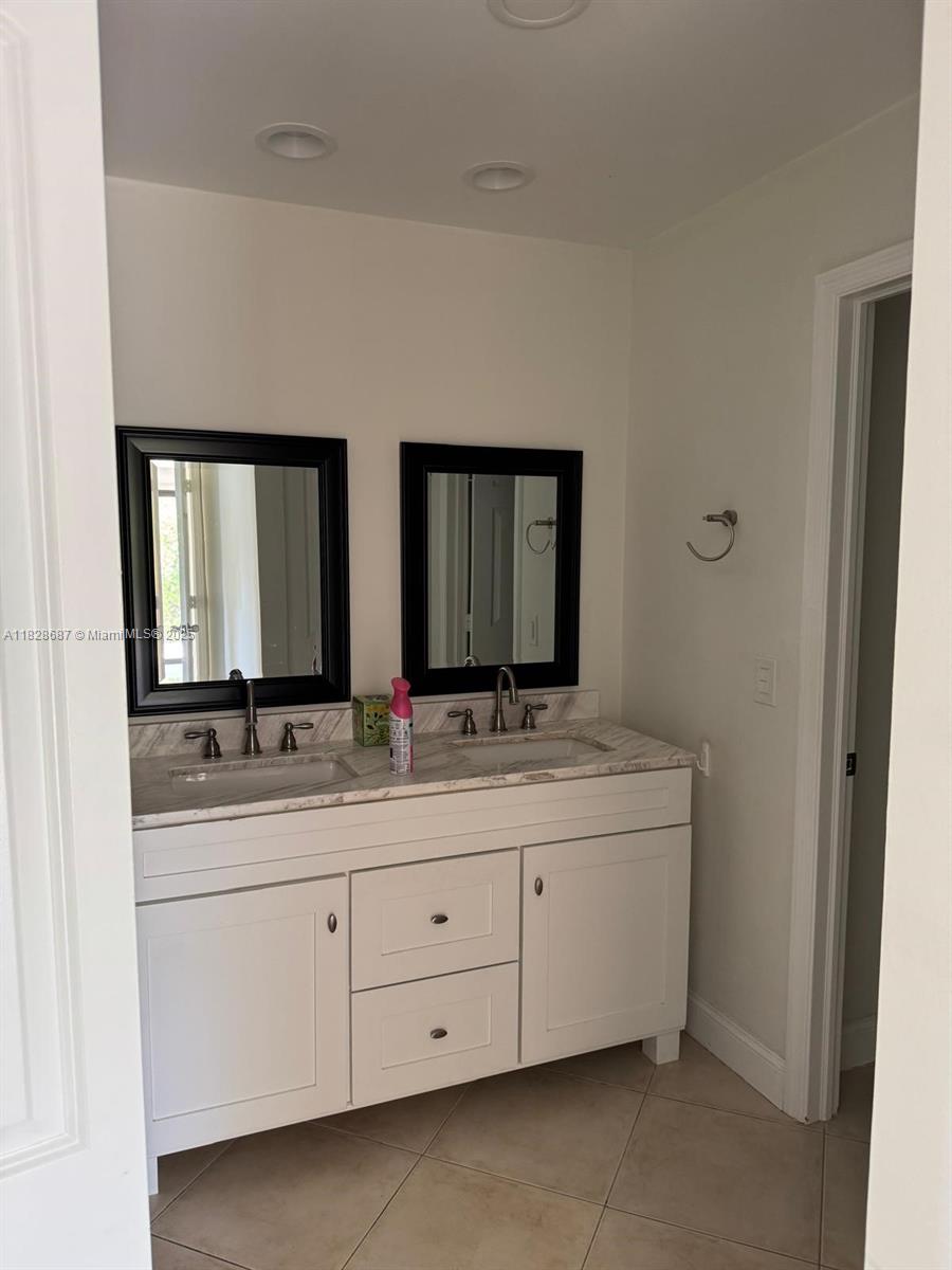 9293 Vista Del Lago # A
