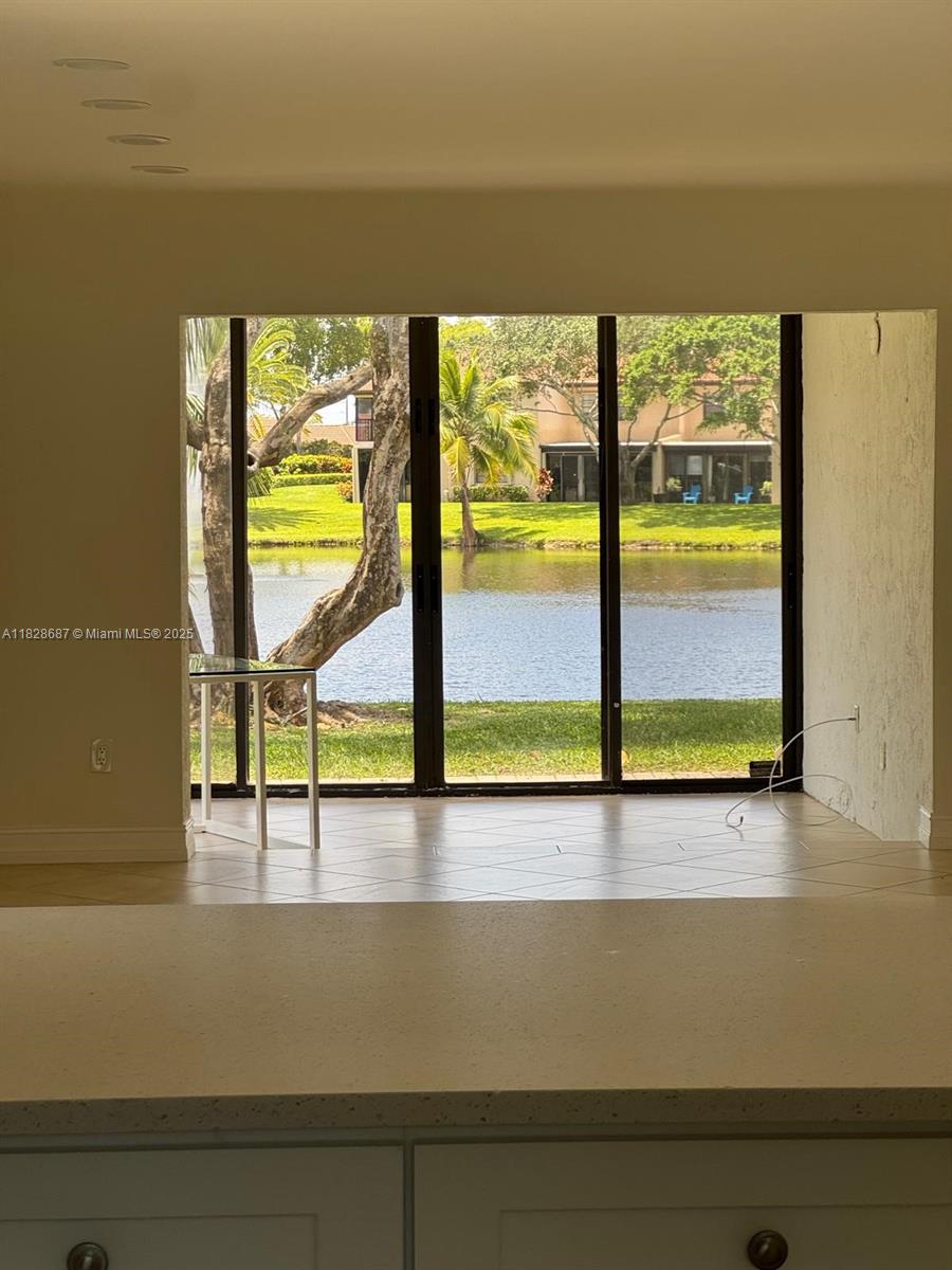 9293 Vista Del Lago # A