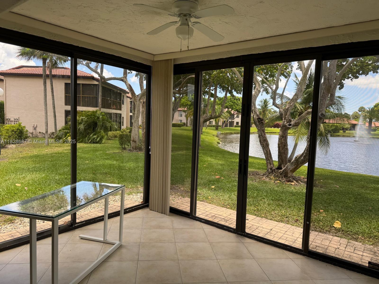 9293 Vista Del Lago # A