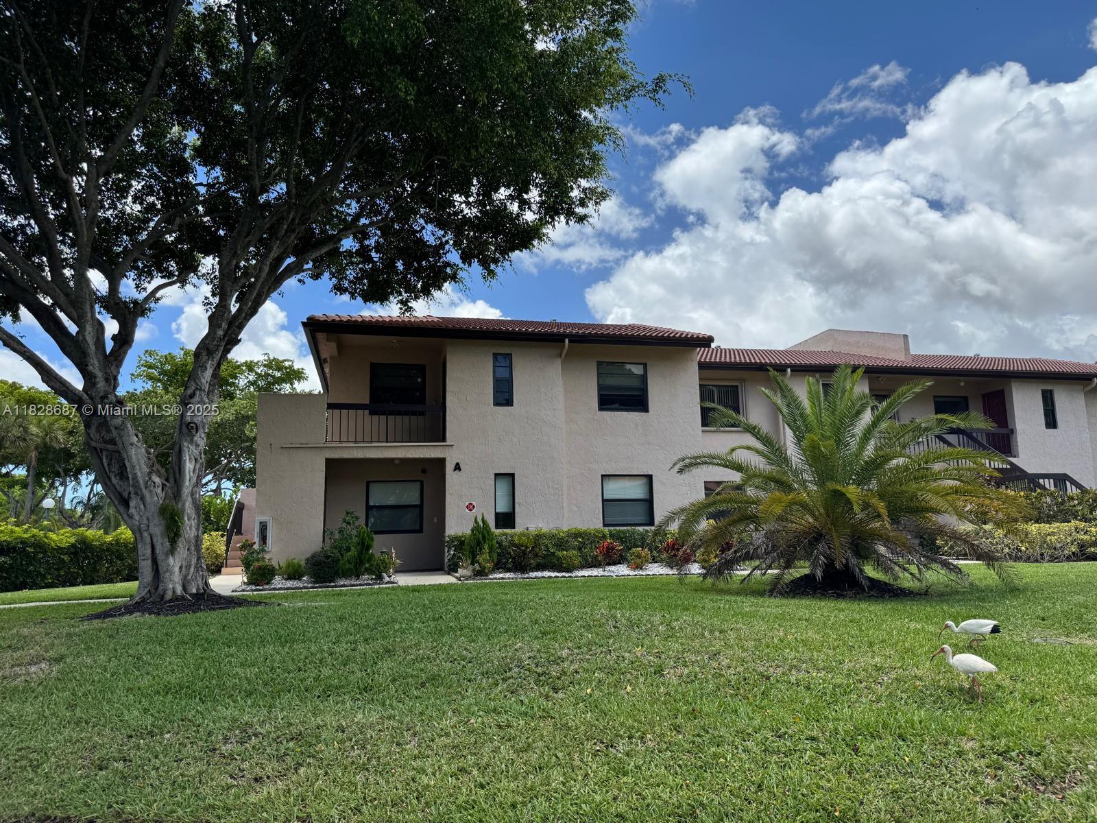 9293 Vista Del Lago # A