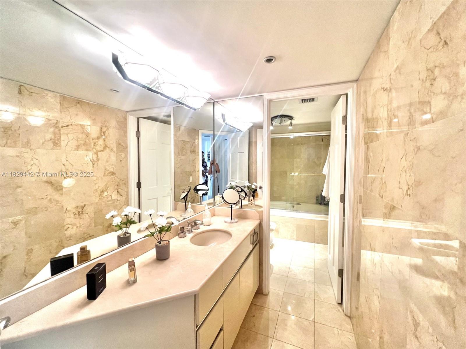 5757 Collins Ave # 803