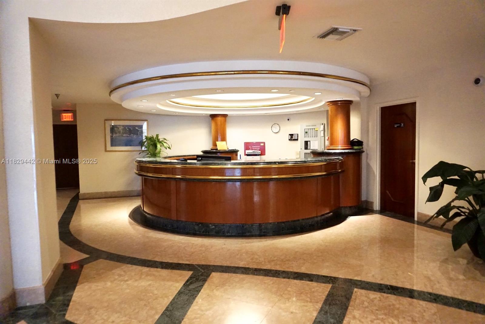 5757 Collins Ave # 803