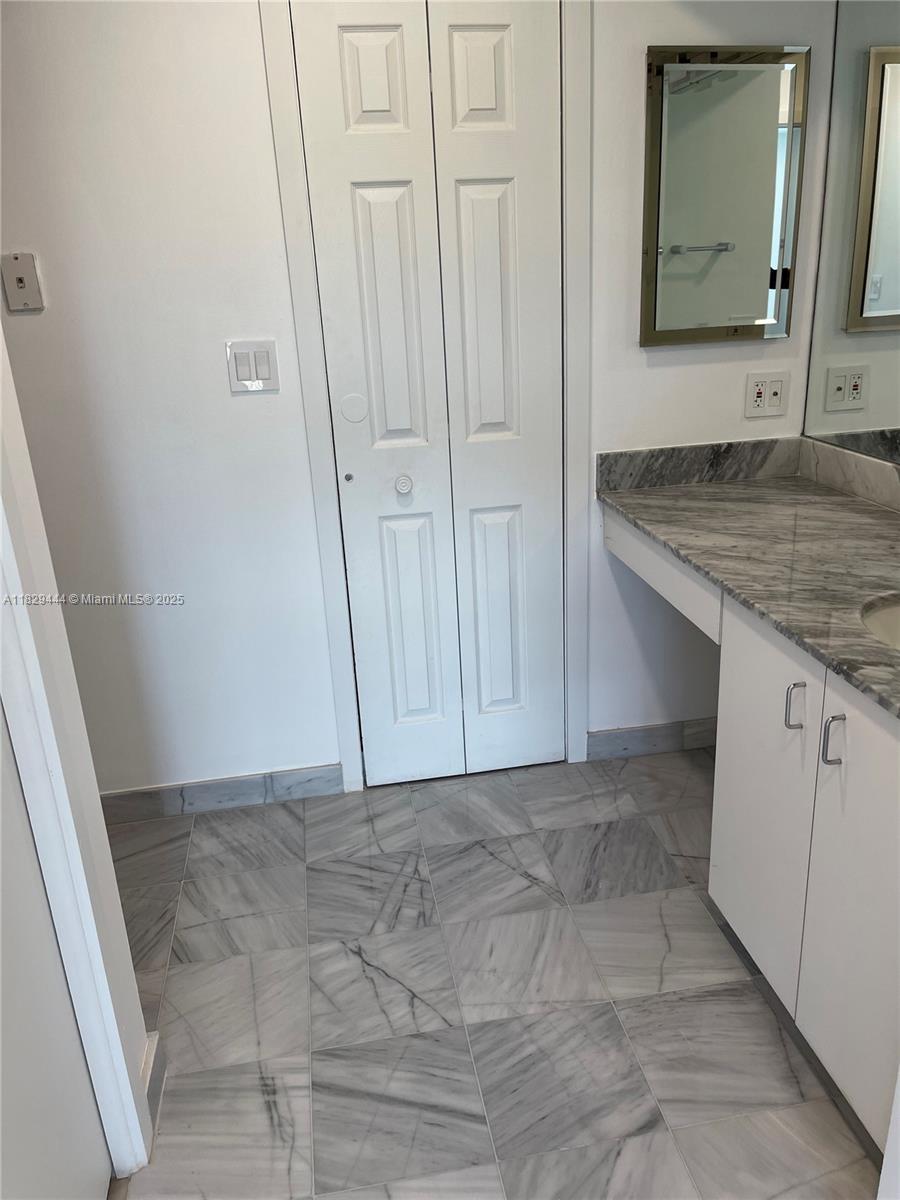 255 Galen Dr # 3D