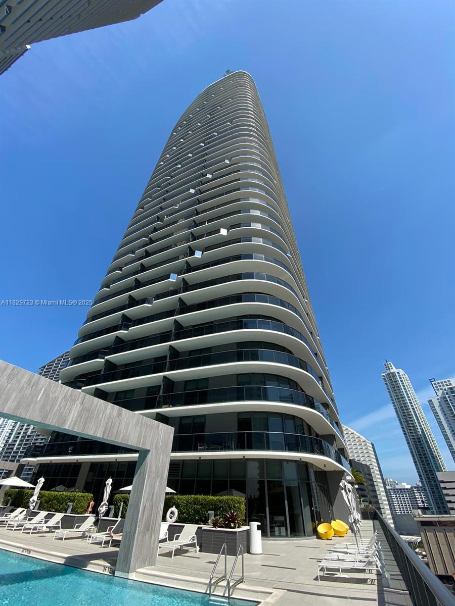 45 SW 9th St # 1706