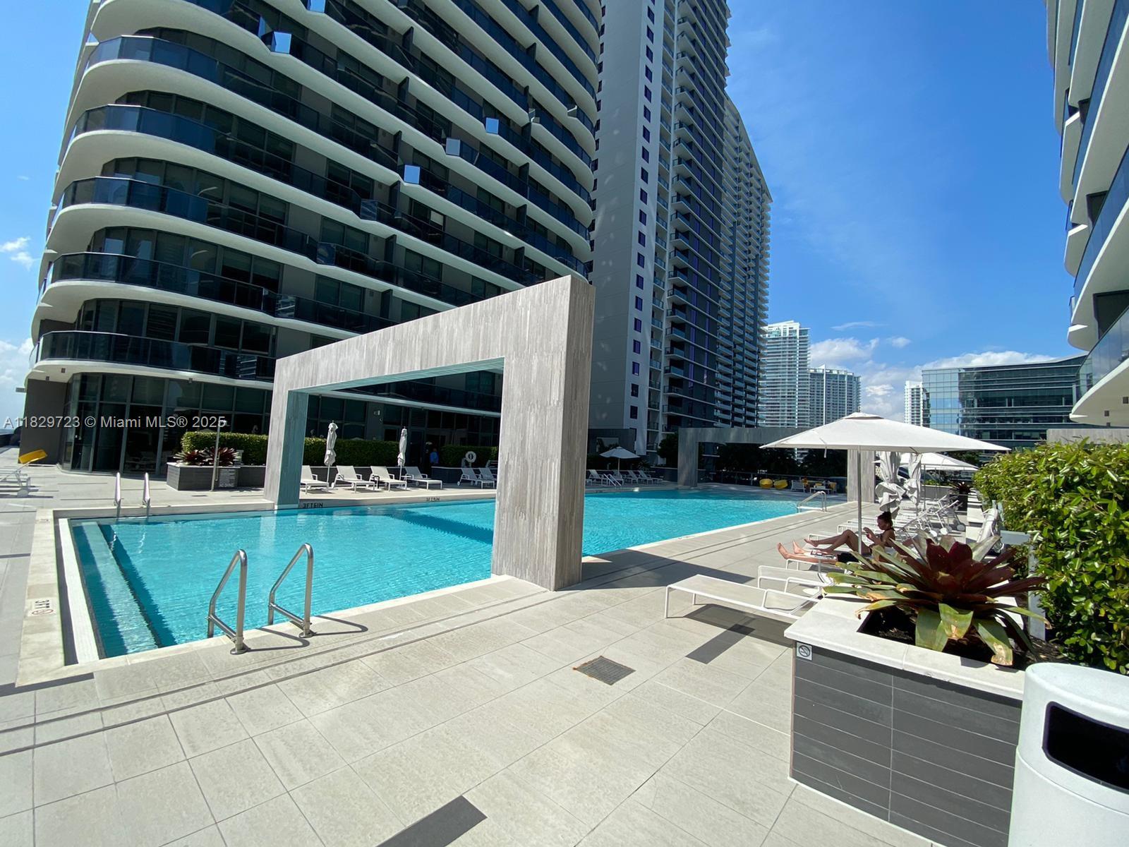 45 SW 9th St # 1706
