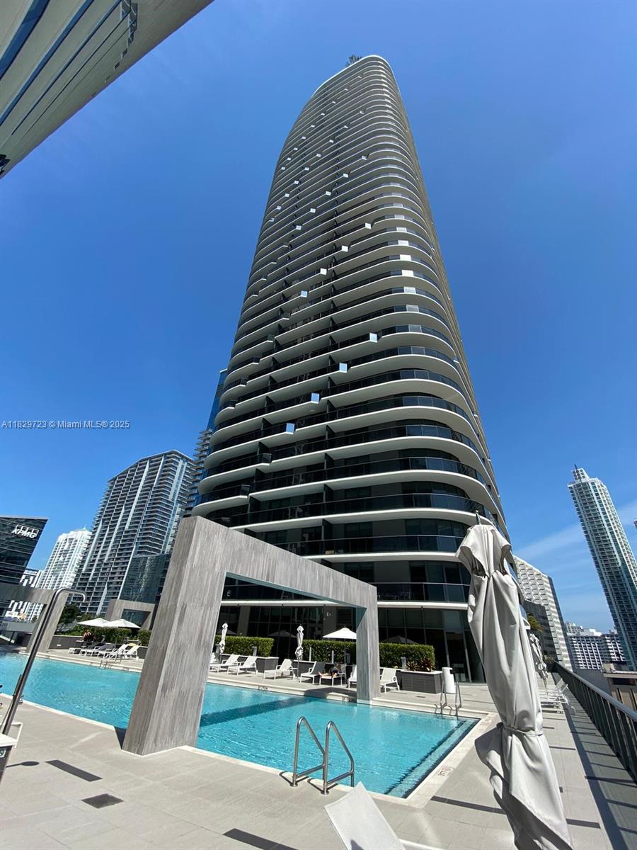 45 SW 9th St # 1706