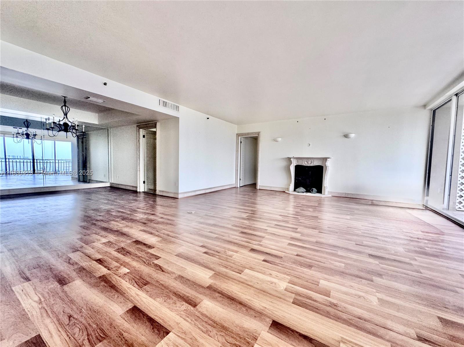 11113 Biscayne Blvd # 653