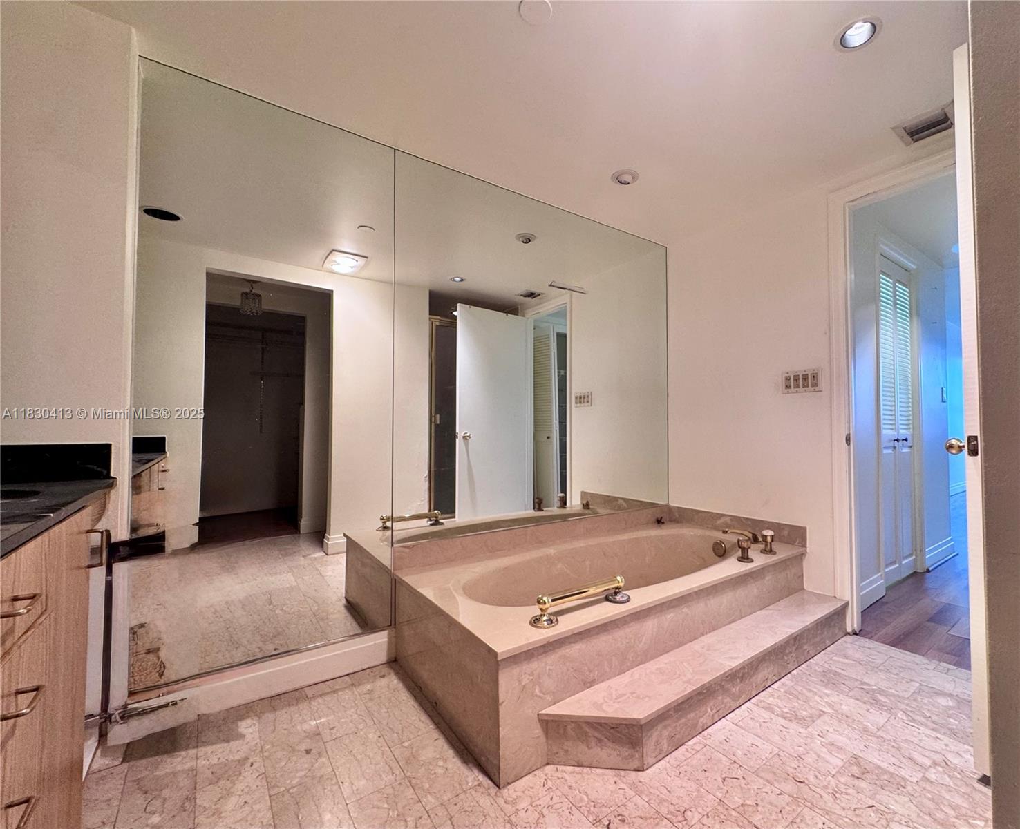 11113 Biscayne Blvd # 653