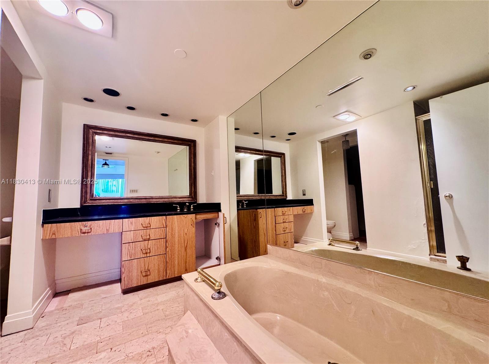 11113 Biscayne Blvd # 653