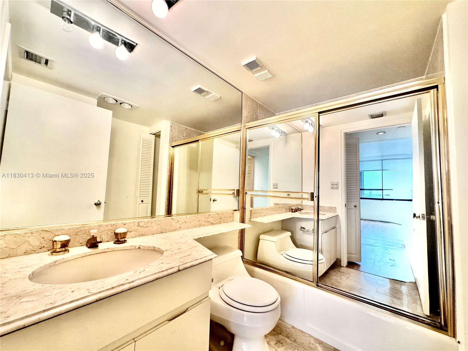 11113 Biscayne Blvd # 653