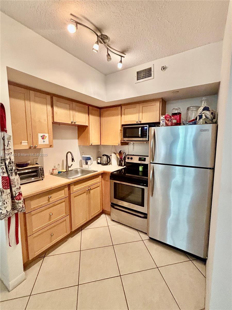 2630 SW 28th St # 34