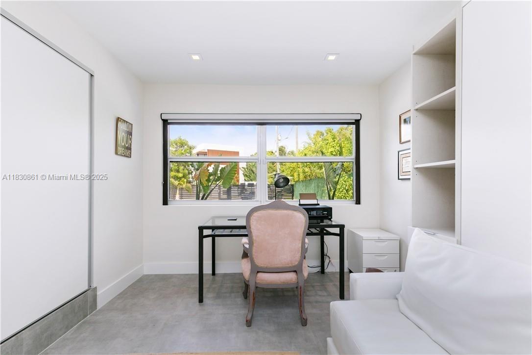 1320 N Biscayne Point Rd