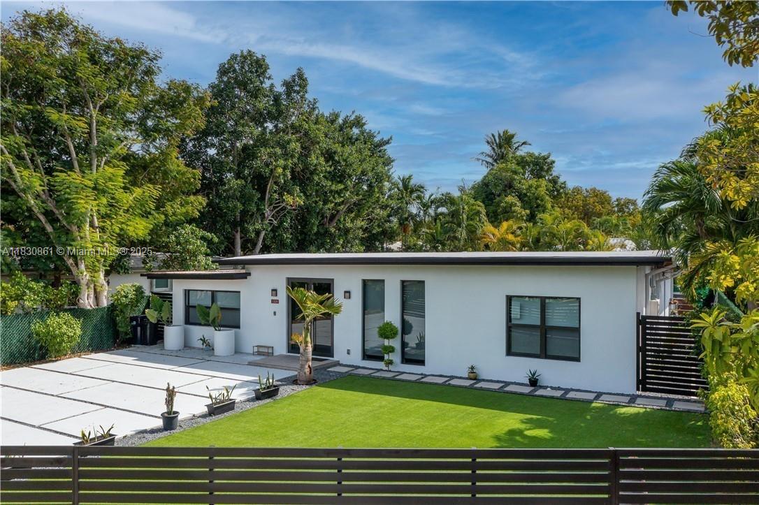 1320 N Biscayne Point Rd