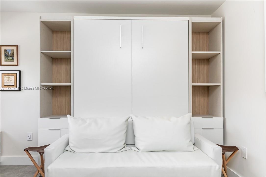 1320 N Biscayne Point Rd