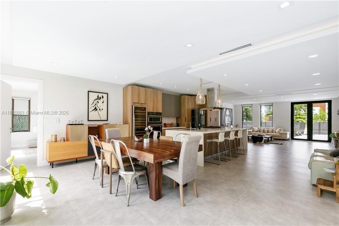 1320 N Biscayne Point Rd