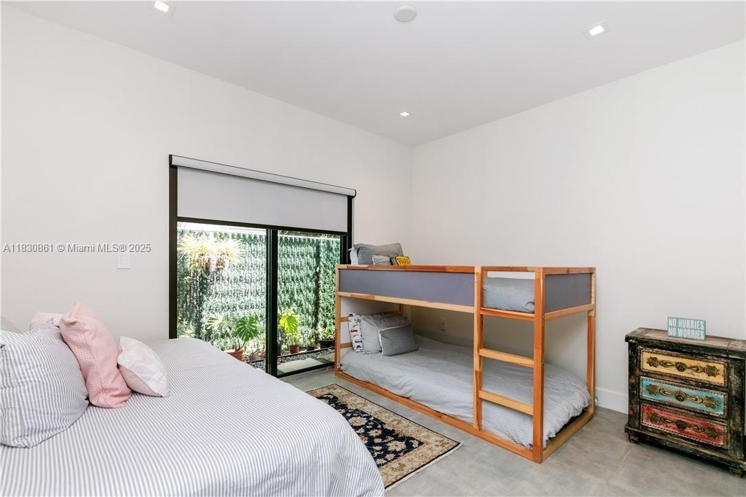 1320 N Biscayne Point Rd