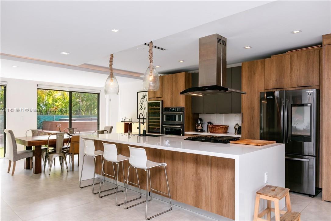 1320 N Biscayne Point Rd