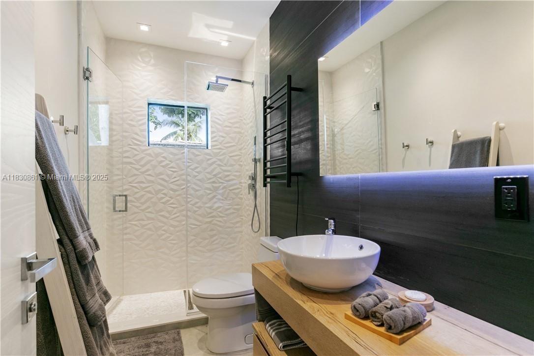 1320 N Biscayne Point Rd