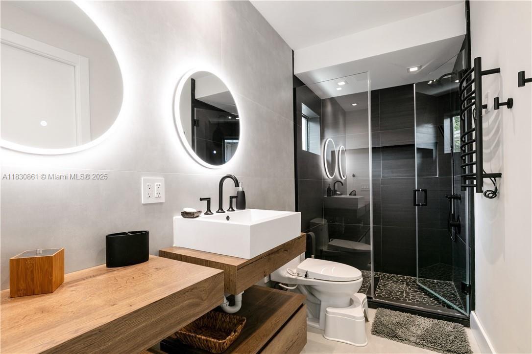 1320 N Biscayne Point Rd