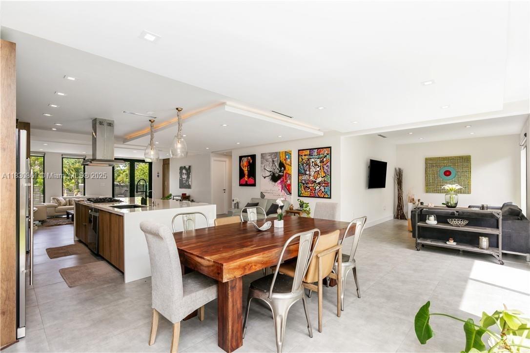 1320 N Biscayne Point Rd