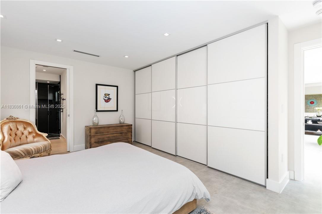 1320 N Biscayne Point Rd