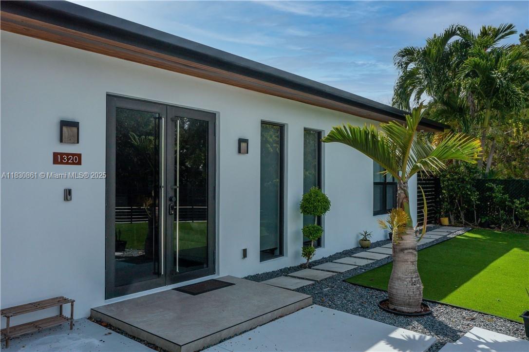 1320 N Biscayne Point Rd