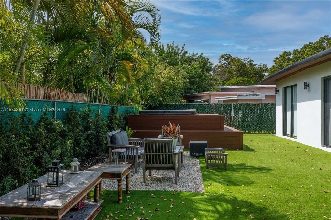 1320 N Biscayne Point Rd