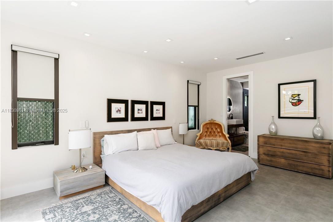 1320 N Biscayne Point Rd