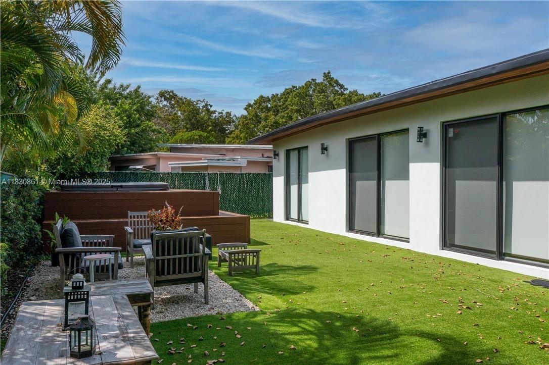 1320 N Biscayne Point Rd