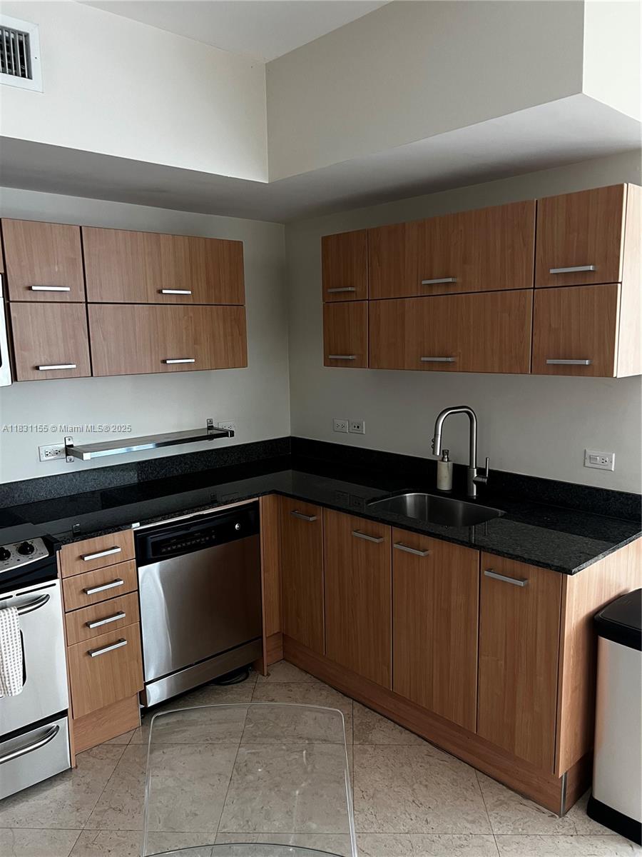 350 S Miami Ave Unit: 3302
