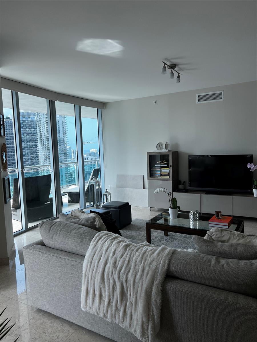 350 S Miami Ave Unit: 3302