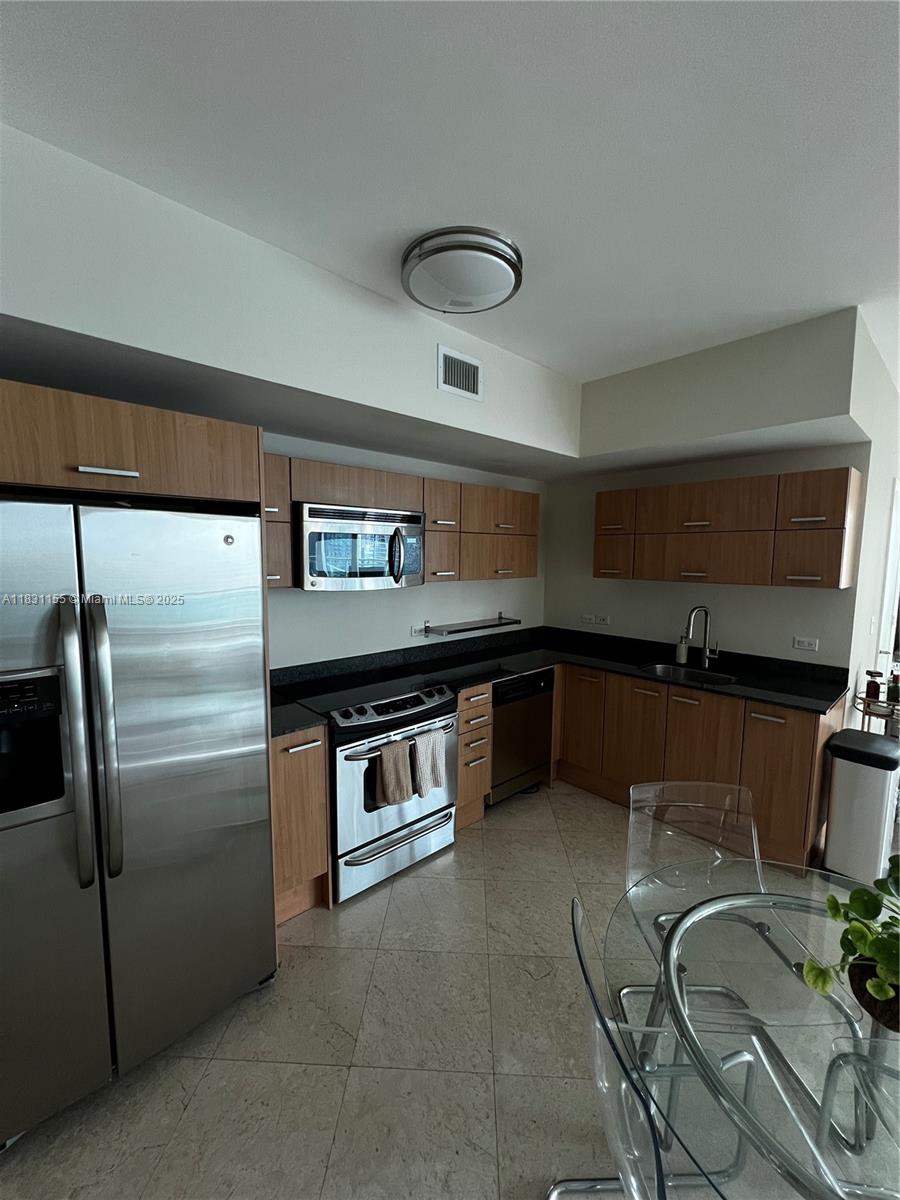 350 S Miami Ave Unit: 3302