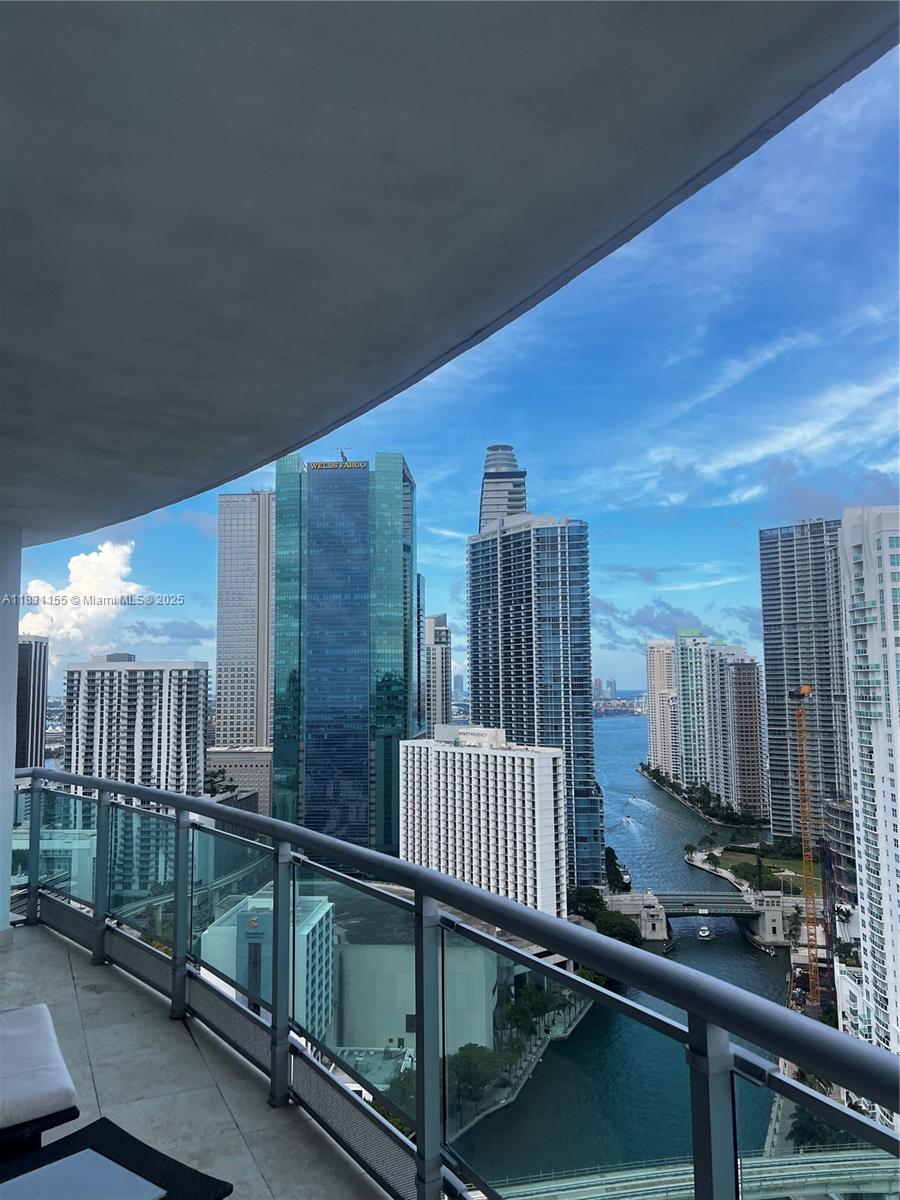 350 S Miami Ave Unit: 3302