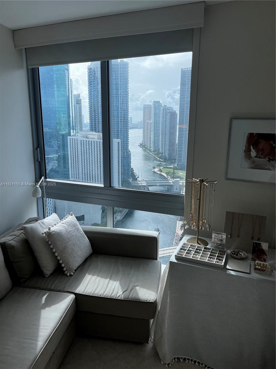 350 S Miami Ave Unit: 3302