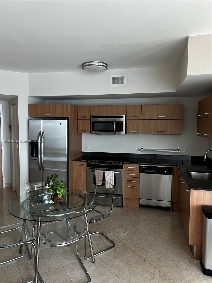 350 S Miami Ave Unit: 3302