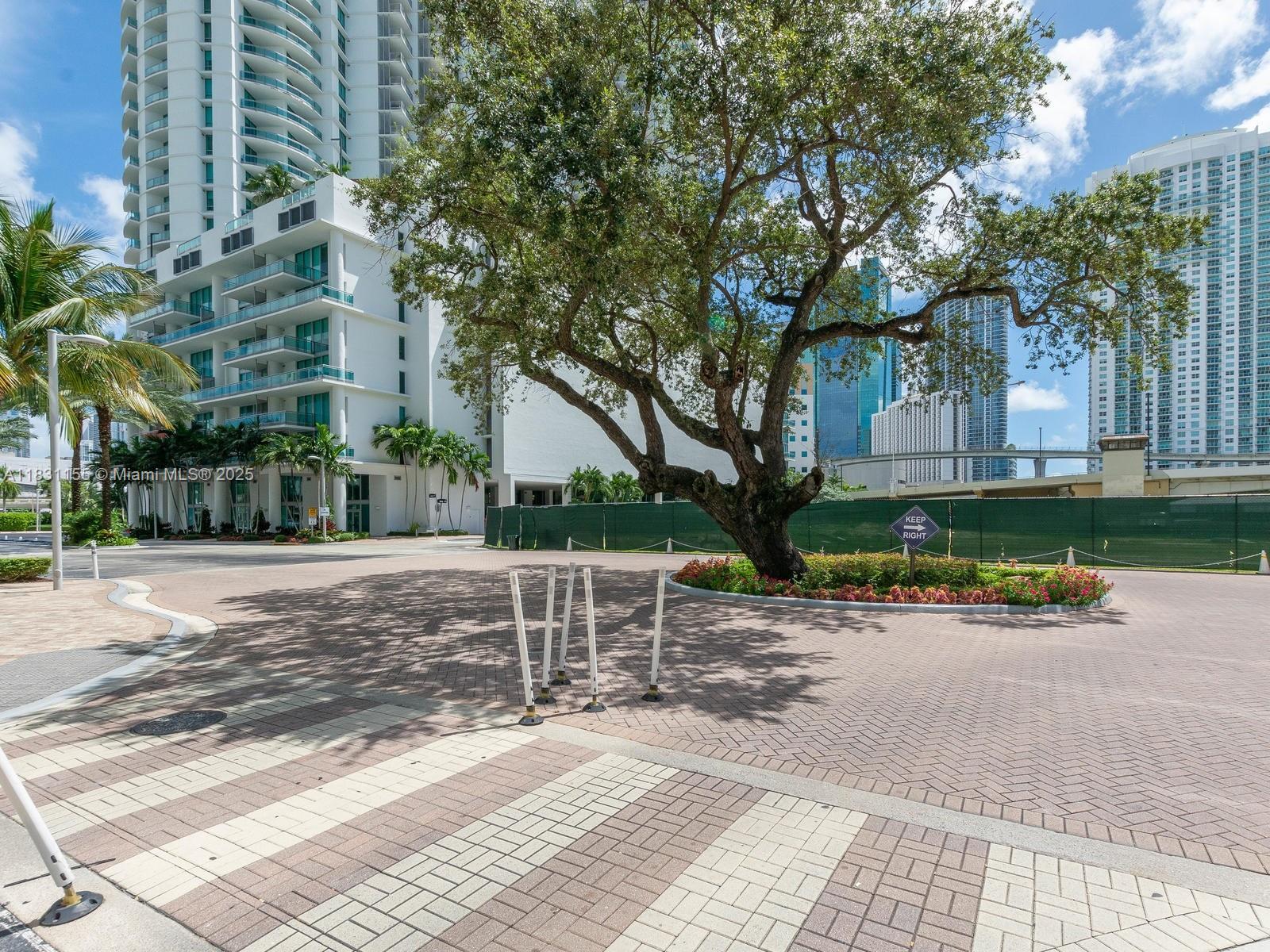 350 S Miami Ave Unit: 3302