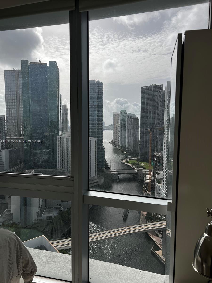 350 S Miami Ave Unit: 3302