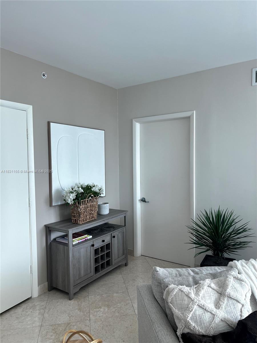 350 S Miami Ave Unit: 3302