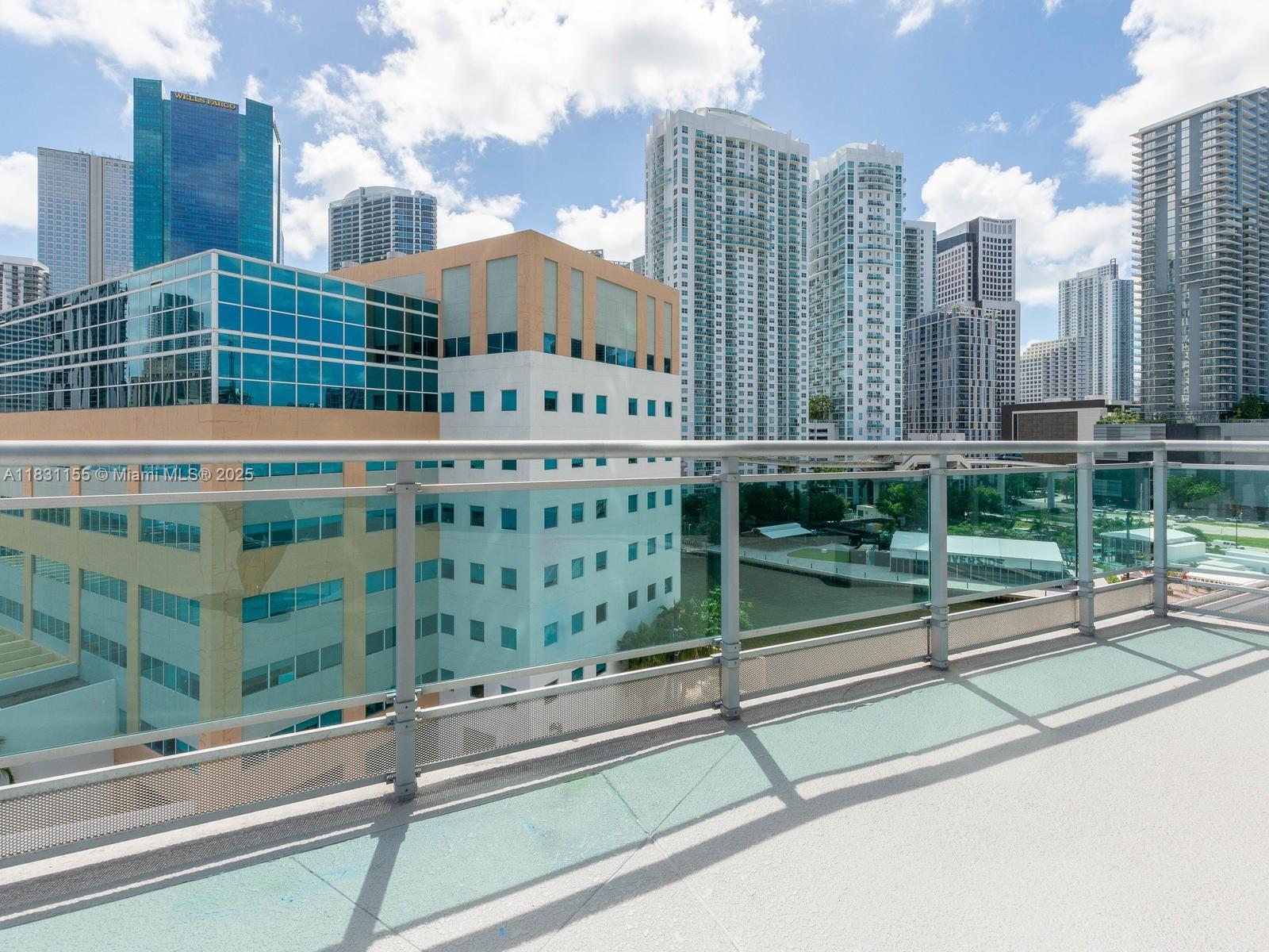 350 S Miami Ave Unit: 3302