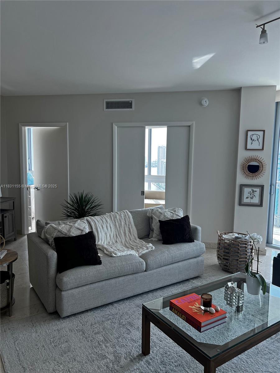 350 S Miami Ave Unit: 3302