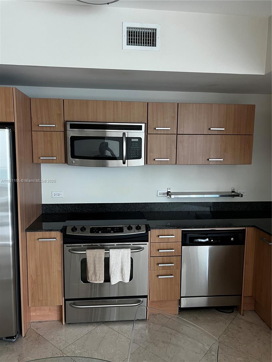 350 S Miami Ave Unit: 3302