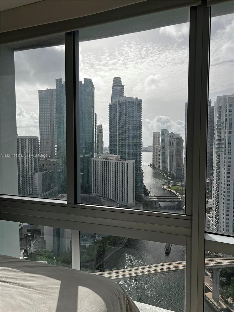 350 S Miami Ave Unit: 3302