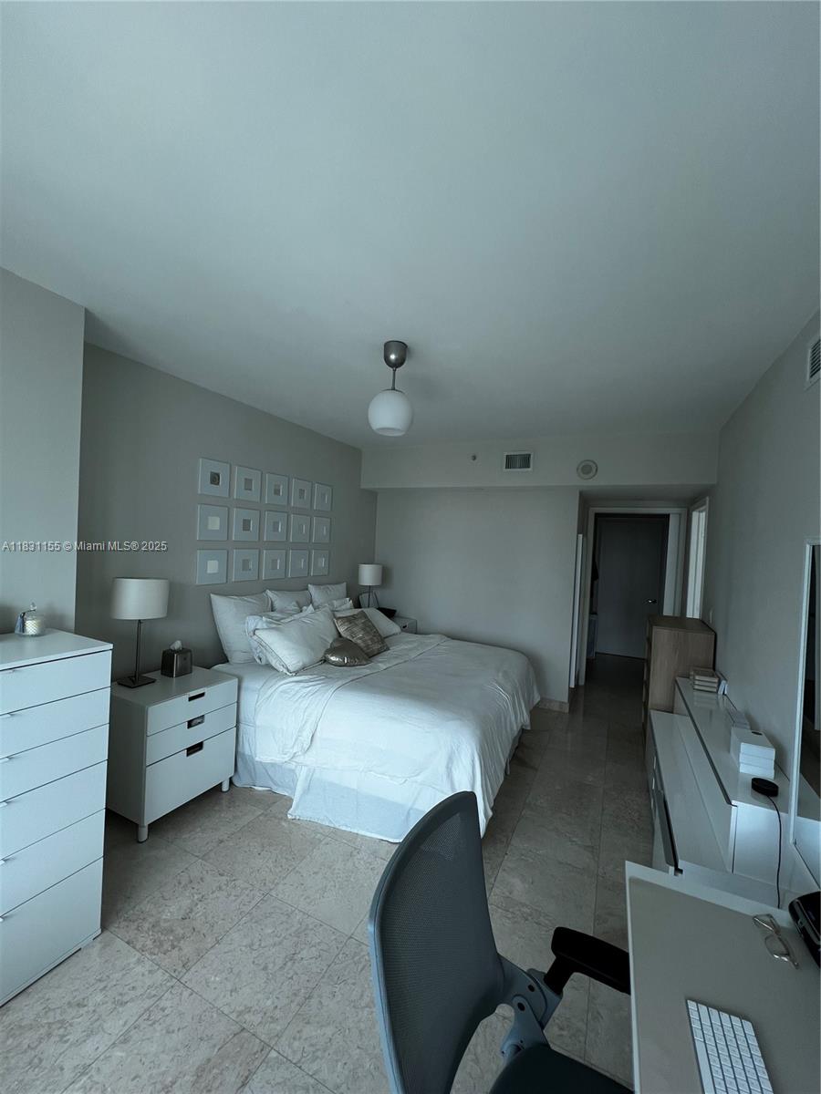 350 S Miami Ave Unit: 3302