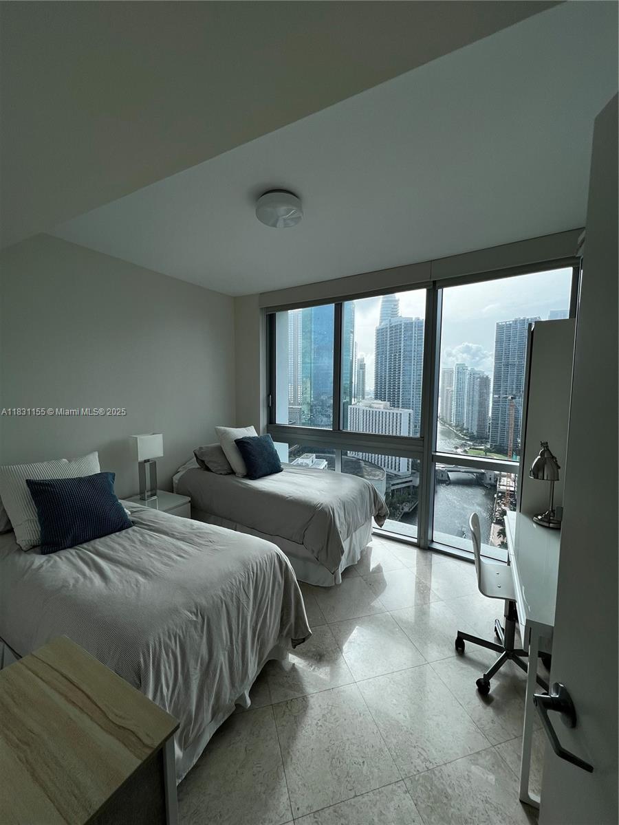 350 S Miami Ave Unit: 3302
