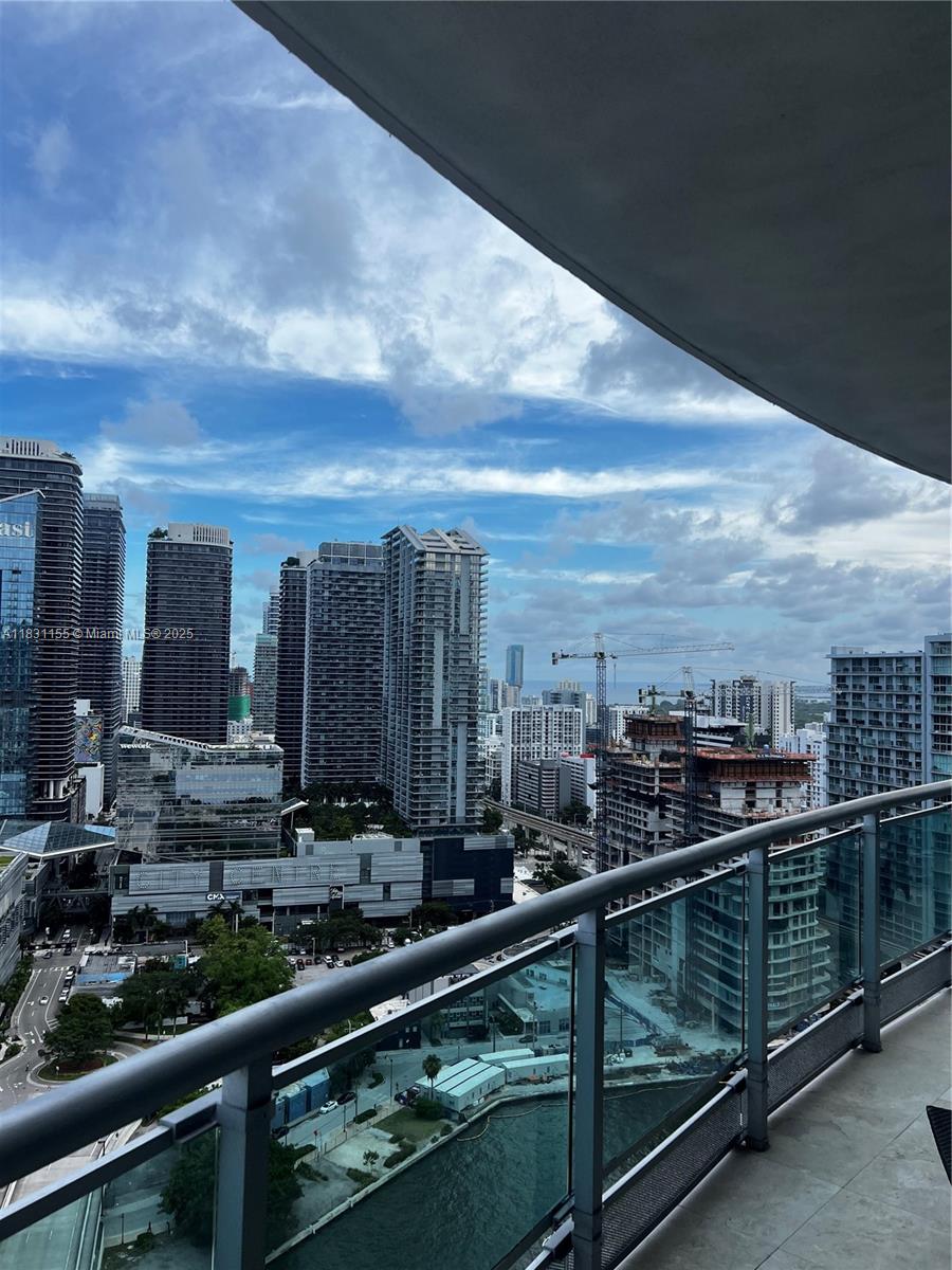 350 S Miami Ave Unit: 3302