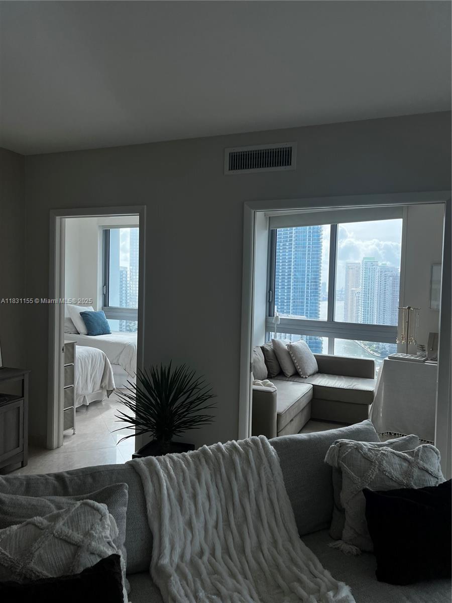 350 S Miami Ave Unit: 3302
